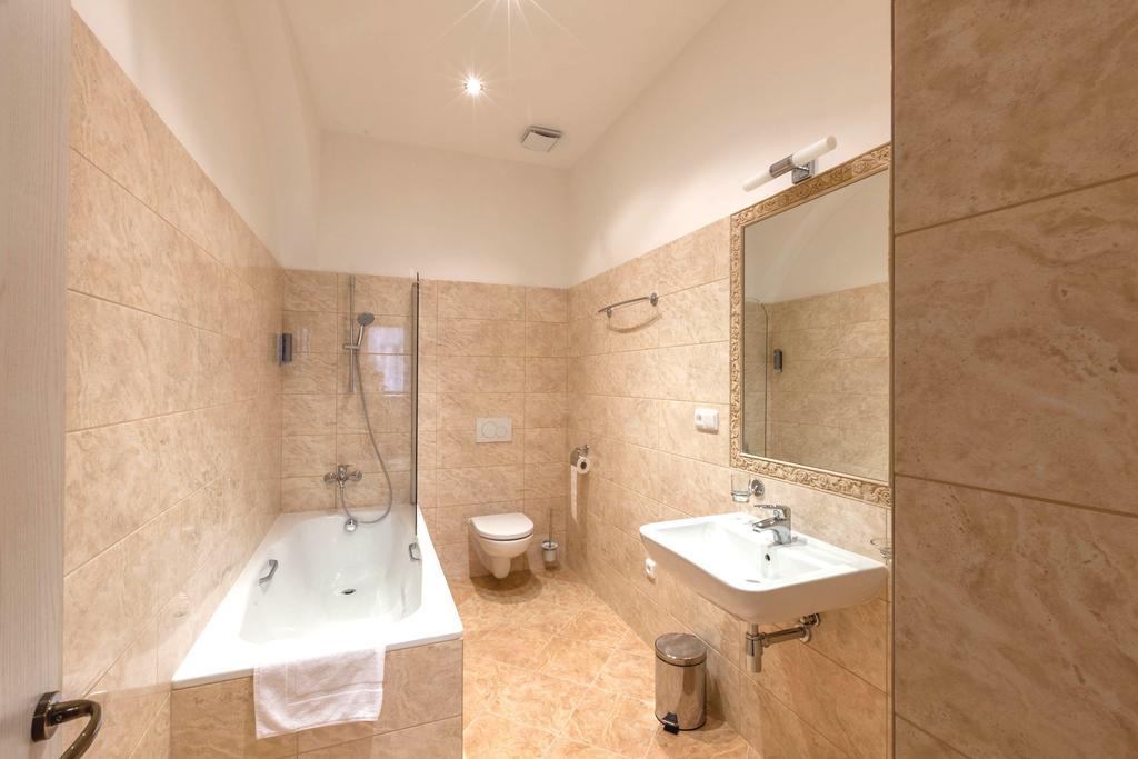 Boutique By Little King Aparthotel
