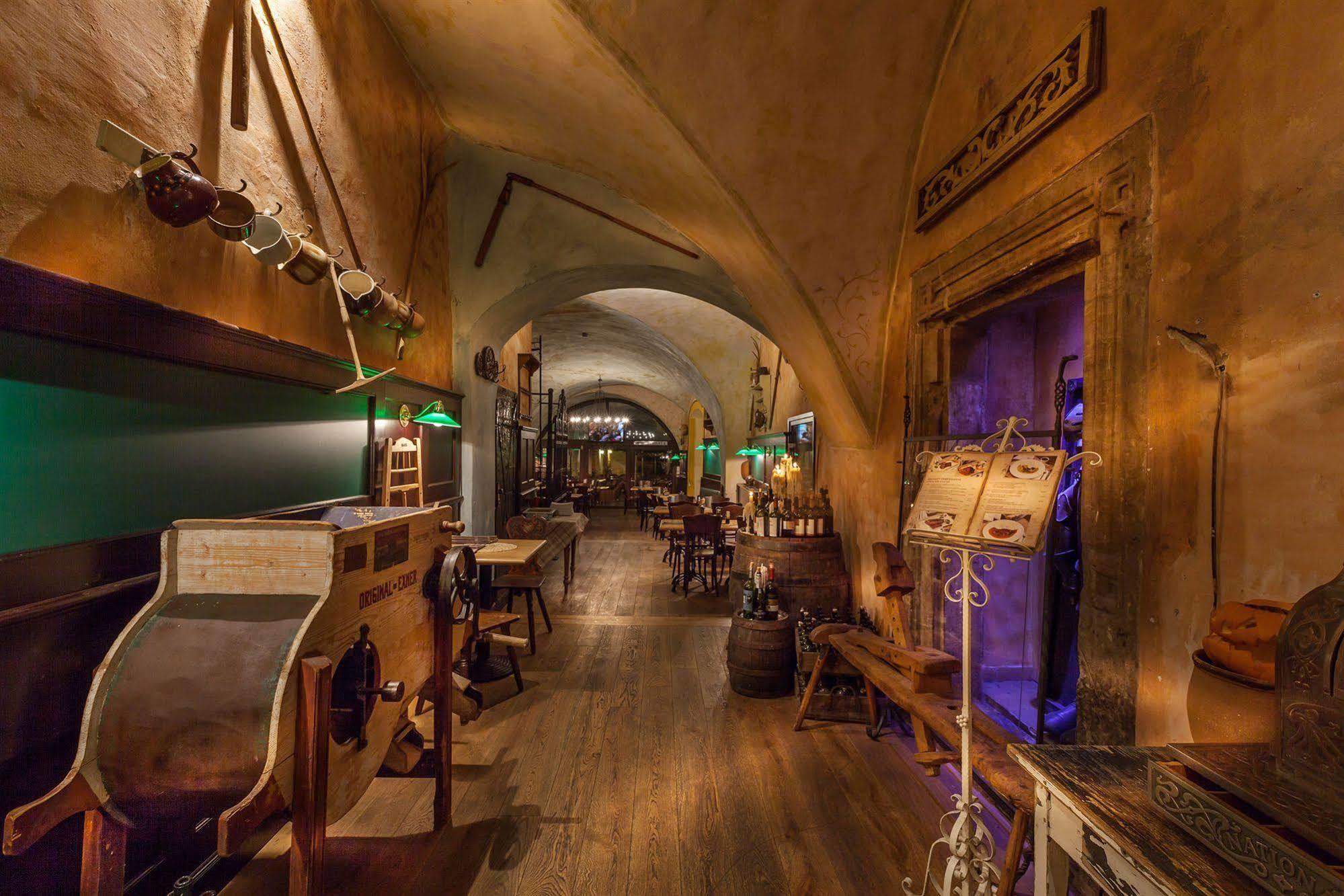Aparthotel Boutique By Little King 3*