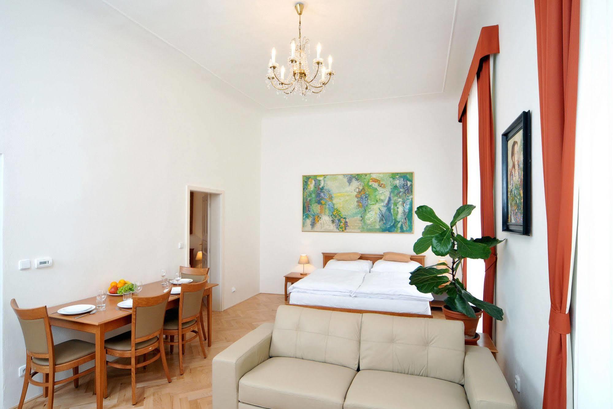 Boutique By Little King Aparthotel 3*