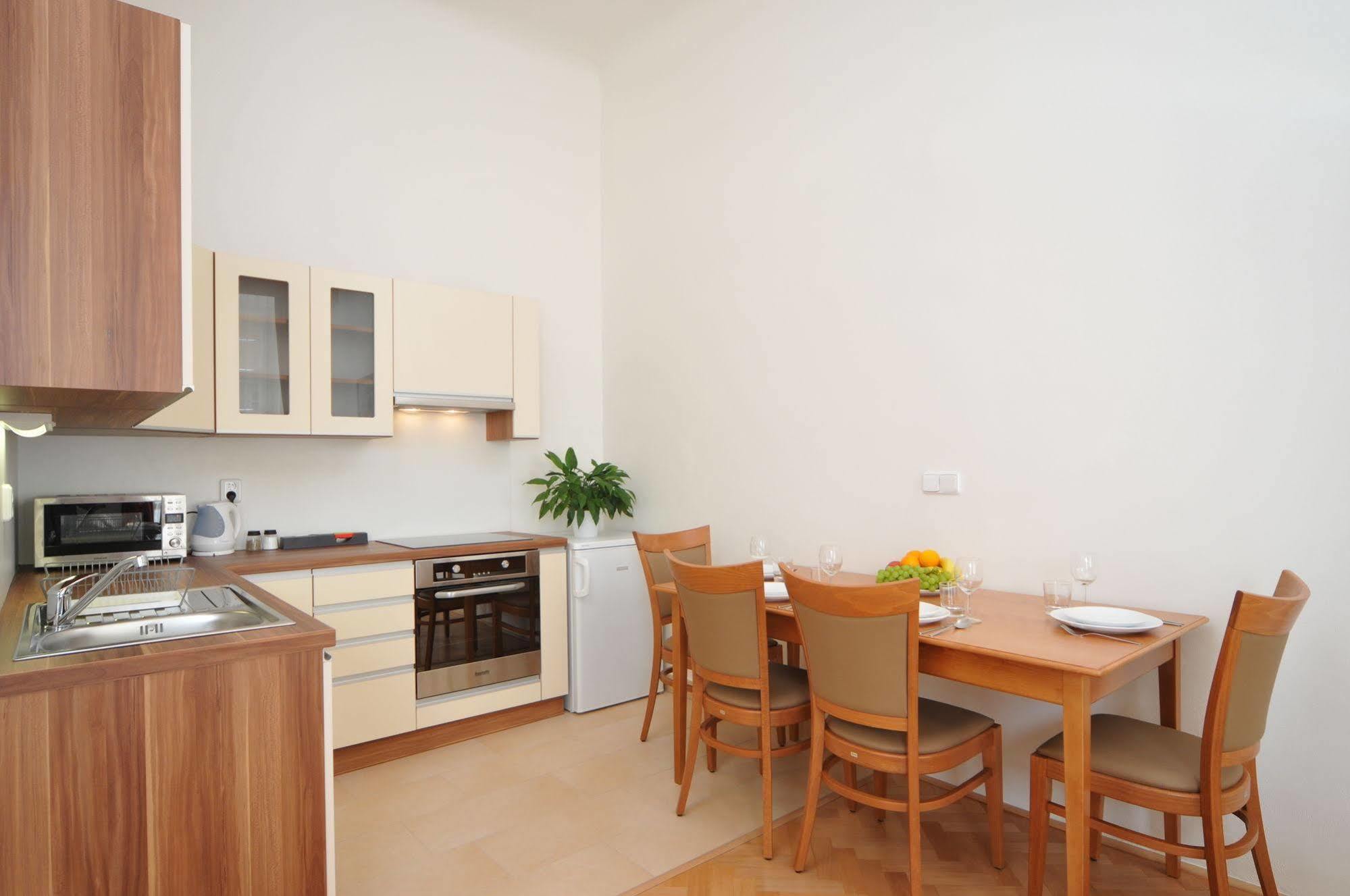 Boutique By Little King Aparthotel 3*
