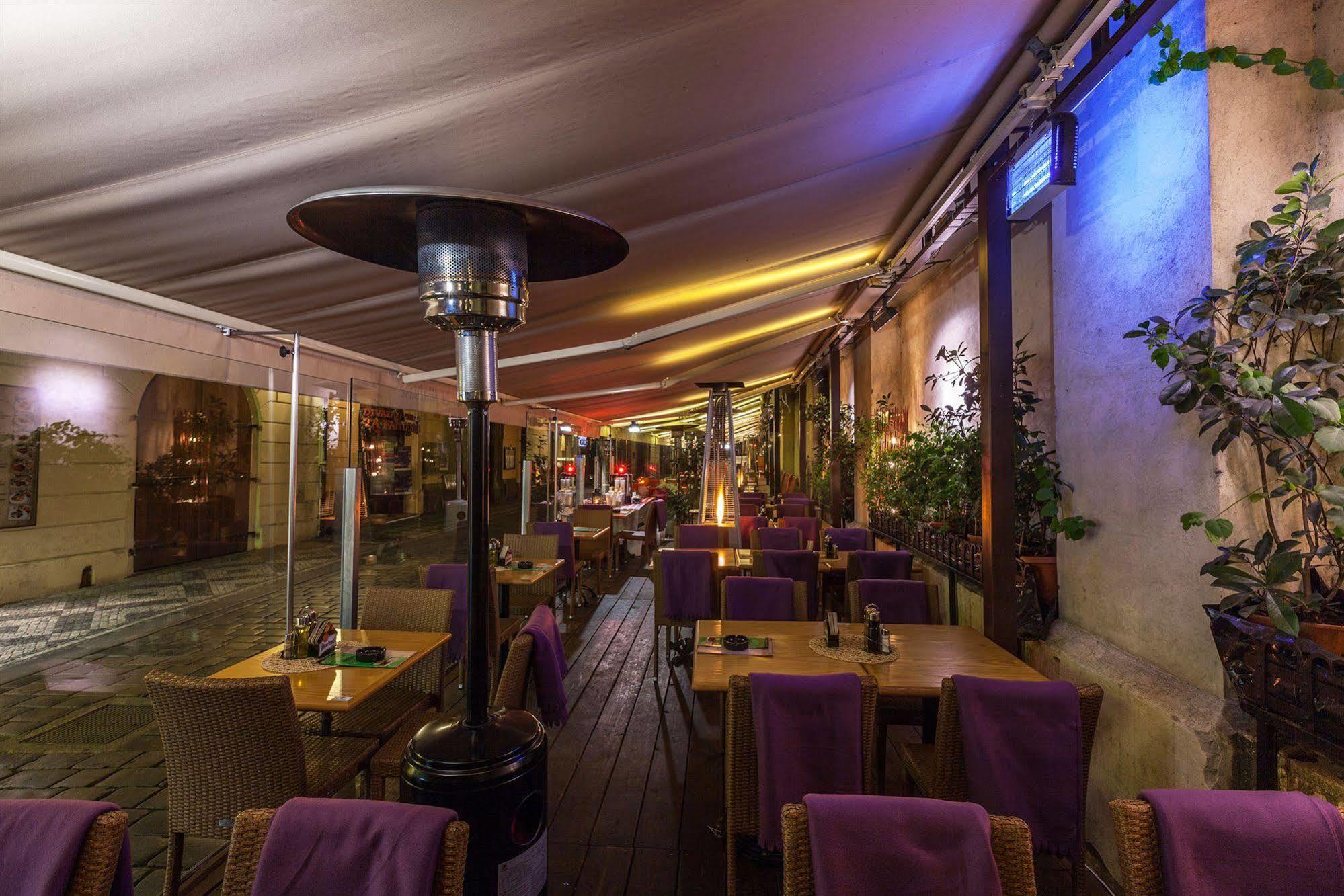 Aparthotel Boutique By Little King